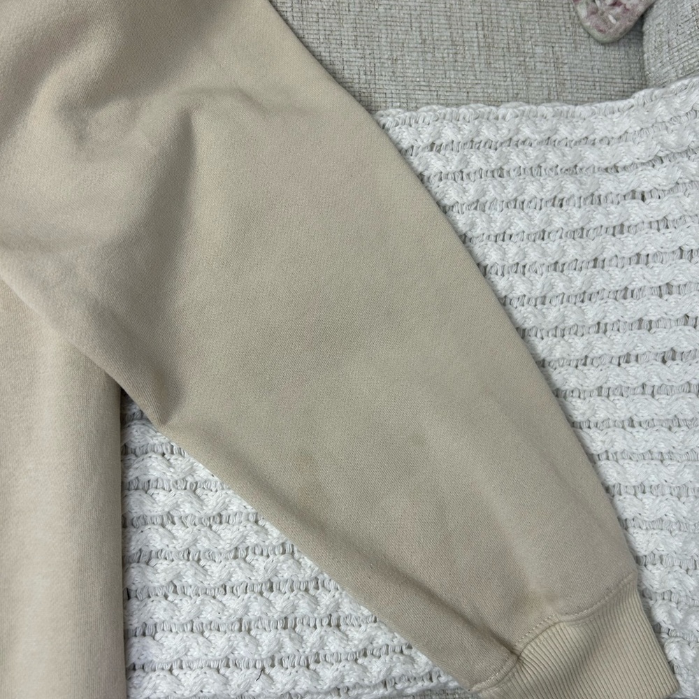 Cream Def Leppard Graphic Sweater - Picture 8 of 8